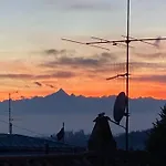 Dolce Sur La Colline De Turin *