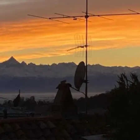 Dolce Sur La Colline De Turin *