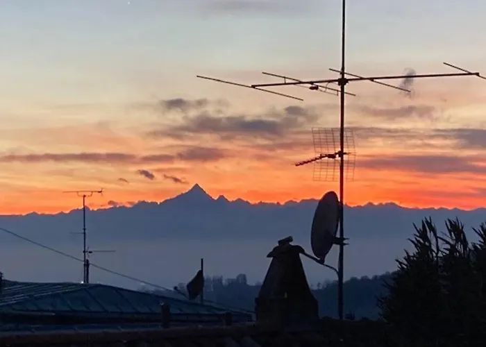 Dolce Sur La Colline De Turin *