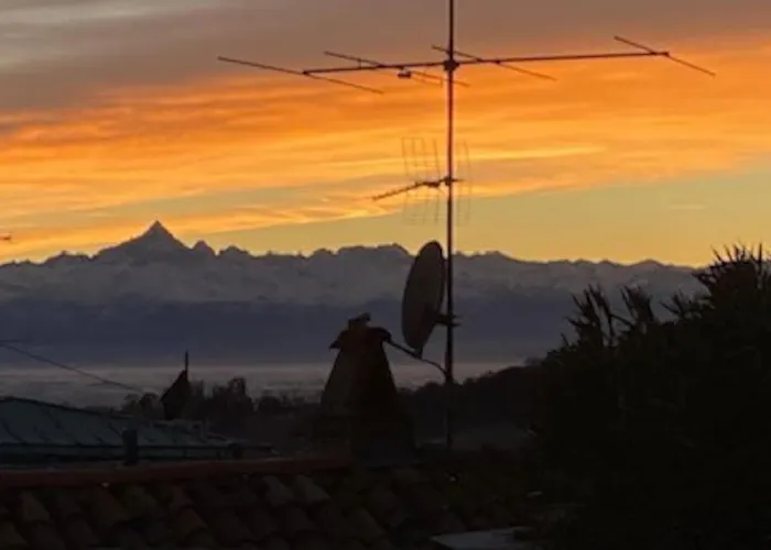 Dolce Sur La Colline De Turin *